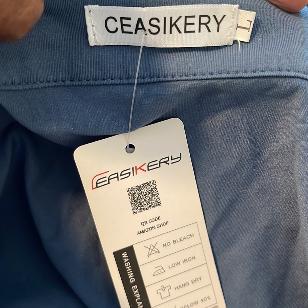 NWT Ladies Ceasikery Ladies V-Neck Top. - Picture 4 of 5